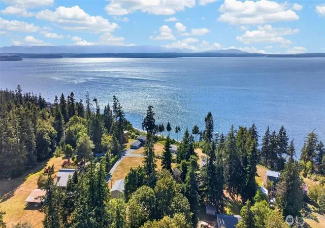 Photo 4 of Single family home for sale at 6360 Apple Ln, Freeland, WA 98249 | MLS# NWM2561806 | Listing updated on 2026-09-23
