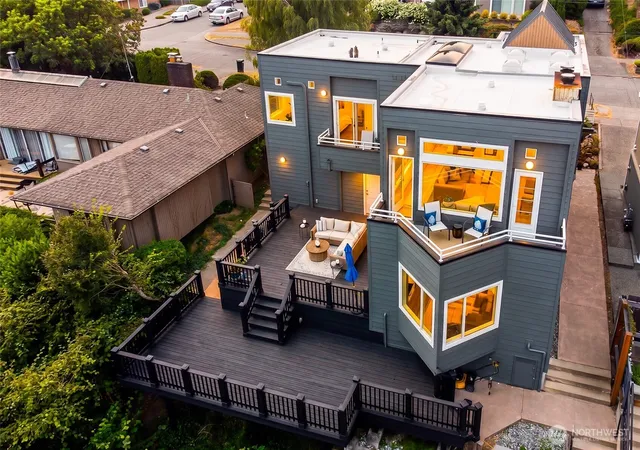 Photo 2 of Single family home for sale at 3406 37th Avenue W, Seattle, WA 98199 | MLS# NWM2561811 | Listing updated on 2026-10-01