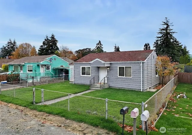 Photo 3 of Single family home for sale at 703 117th Street S, Tacoma, WA 98444 | MLS# NWM2561814 | Listing updated on 2026-09-23