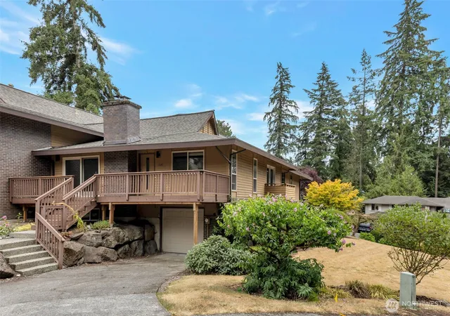 Photo 2 of Townhouse for sale at 17120 Ne 2nd Place, Bellevue, WA 98008 | MLS# NWM2561818 | Listing updated on 2026-10-01