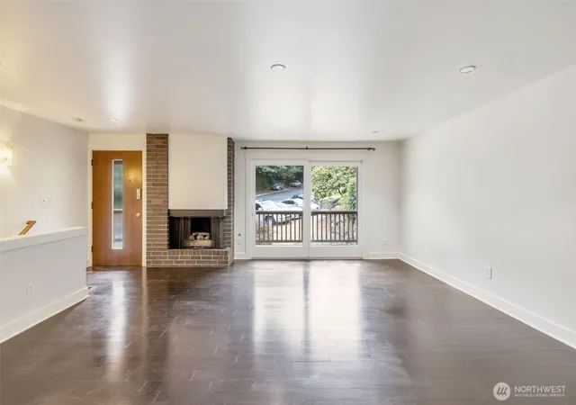 Photo 4 of Townhouse for sale at 17120 NE 2nd Place, Bellevue, WA 98008 | MLS# NWM2561818 | Listing updated on 2026-10-01