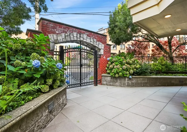 Photo 3 of Condo for sale at 530 4th Avenue W #206, Seattle, WA 98119 | MLS# NWM2561840 | Listing updated on 2026-09-23