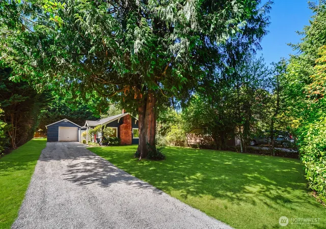 Photo 2 of Sale Pending at 12721 27th Avenue Ne, Seattle, WA 98125 | MLS# NWM2561866 | Listing updated on 2026-10-01