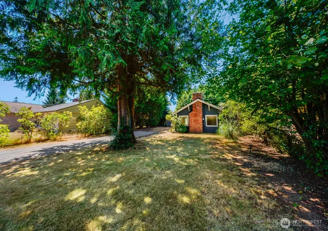 Photo 3 of Sale Pending at 12721 27th Avenue NE, Seattle, WA 98125 | MLS# NWM2561866 | Listing updated on 2026-10-01