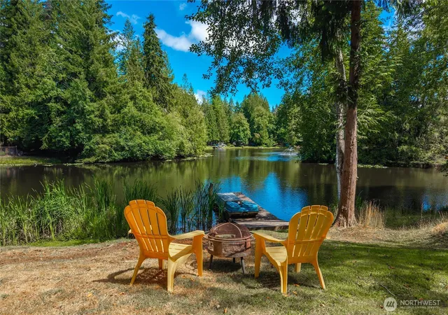 Photo 1 of Single family home for sale at 520 E Lakeshore Dr W, Shelton, WA 98584 | MLS# NWM2561868 | Listing updated on 2026-09-23