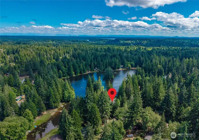 Photo 3 of Single family home for sale at 520 E Lakeshore Dr W, Shelton, WA 98584 | MLS# NWM2561868 | Listing updated on 2026-10-23