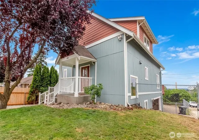 Photo 1 of Single family home for sale at 3565 E M St, Tacoma, WA 98404 | MLS# NWM2561875 | Listing updated on 2026-09-27