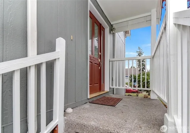 Photo 4 of Single family home for sale at 3565 E M St, Tacoma, WA 98404 | MLS# NWM2561875 | Listing updated on 2026-09-27