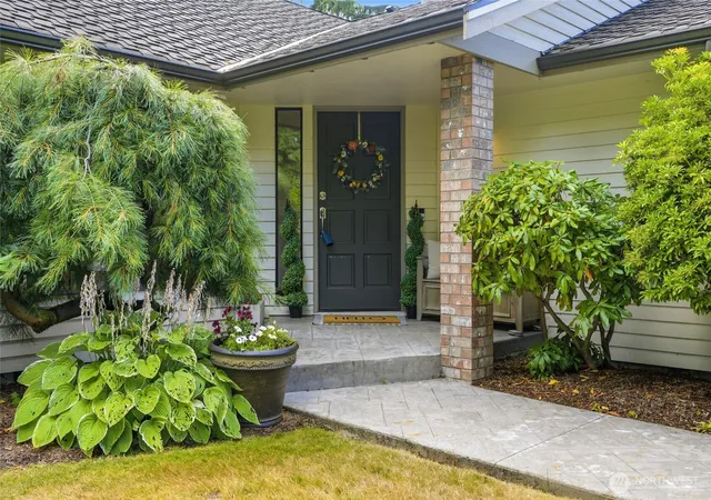 Photo 3 of Contingent at 4006 Moody Pl, Mount Vernon, WA 98274 | MLS# NWM2561885 | Listing updated on 2026-09-23