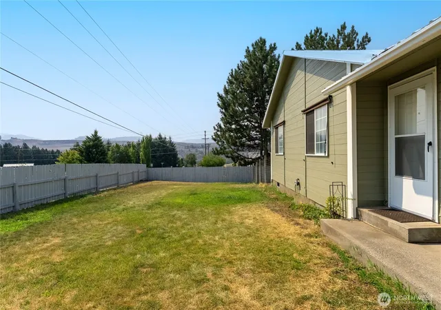 Photo 2 of Single family home for sale at 5 Sand Flt Rd, Omak, WA 98841 | MLS# NWM2561894 | Listing updated on 2026-09-22