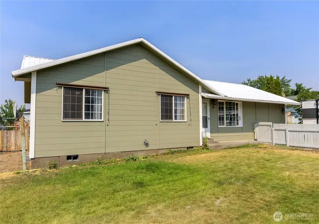 Photo 1 of Single family home for sale at 5 Sand Flt Rd, Omak, WA 98841 | MLS# NWM2561894 | Listing updated on 2026-10-07