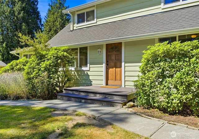 Photo 3 of Sale Pending at 17921 Trombley Rd, Snohomish, WA 98290 | MLS# NWM2561909 | Listing updated on 2026-09-01