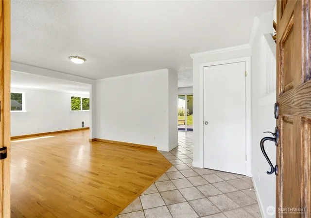 Photo 4 of Sale Pending at 17921 Trombley Rd, Snohomish, WA 98290 | MLS# NWM2561909 | Listing updated on 2026-09-01