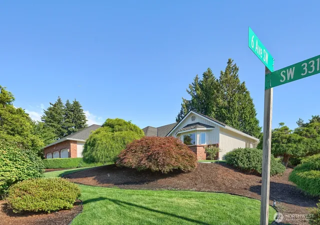 Photo 3 of Single family home for sale at 527 Sw 331st Street, Federal Way, WA 98023 | MLS# NWM2561919 | Listing updated on 2026-10-16