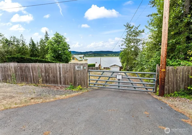 Photo 4 of Sale Pending at 4920 Silver Lake Rd E, Eatonville, WA 98328 | MLS# NWM2561927 | Listing updated on 2026-09-25