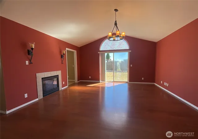 Photo 4 of Single family home for sale at 1382 NW Kathleen Dr, Oak Harbor, WA 98277 | MLS# NWM2561931 | Listing updated on 2026-09-23