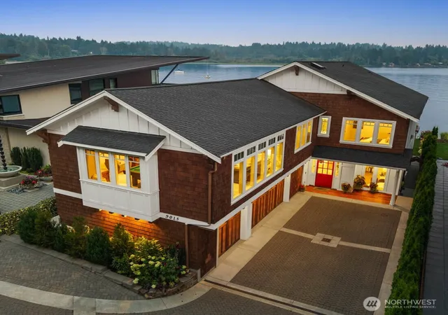 Photo 1 of Single family home for sale at 9015 Ne Juanita Ln, Kirkland, WA 98034 | MLS# NWM2561937 | Listing updated on 2026-09-30