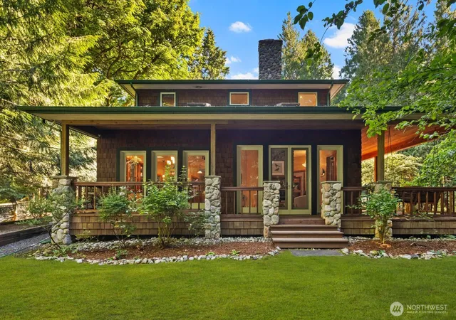 Photo 3 of Single family home for sale at 14677 Sivertson Rd Ne, Bainbridge Island, WA 98110 | MLS# NWM2561939 | Listing updated on 2026-09-28