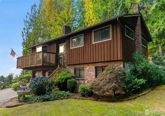 Single family home for sale at 1006 Sandy Bnd Rd, Castle Rock, WA 98611 | MLS# NWM2561945