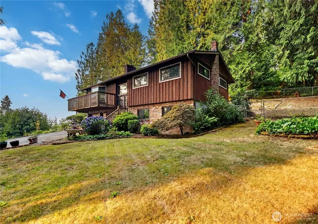 Single family home for sale at 1006 Sandy Bnd Rd, Castle Rock, WA 98611 | MLS# NWM2561945