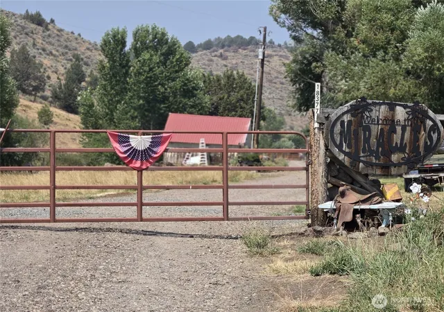 Photo 1 of Single family home for sale at 18392 Griffin Gulch Ln, Baker City, OR 97814 | MLS# NWM2561974 | Listing updated on 2026-09-23