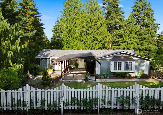 Photo 1 of Single family home for sale at 415 118th Avenue E, Edgewood, WA 98372 | MLS# NWM2561995 | Listing updated on 2026-10-01
