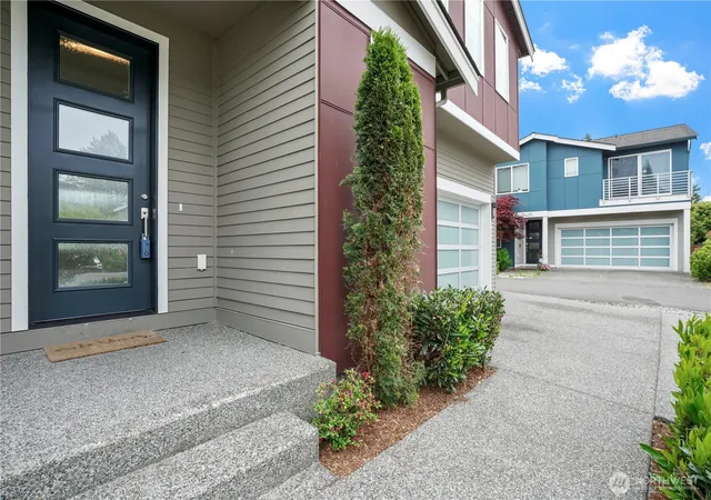 Photo 3 of Single family home for sale at 15421 12th Avenue W, Lynnwood, WA 98087 | MLS# NWM2562022 | Listing updated on 2026-10-03