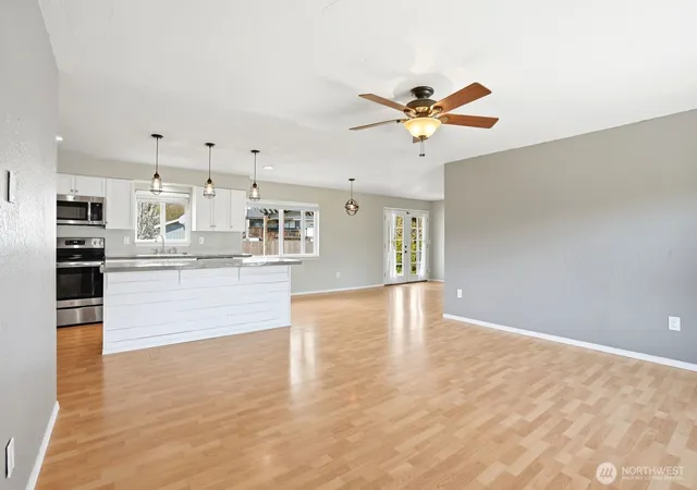 Photo 4 of Single family home for sale at 207 Palmer Dr, Selah, WA 98942 | MLS# NWM2562033 | Listing updated on 2026-09-23