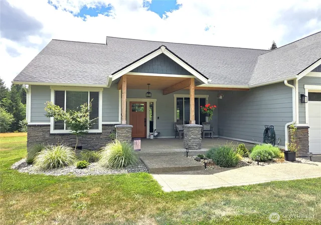 Photo 4 of Single family home for sale at 9007 Davis Rd SW, Rochester, WA 98579 | MLS# NWM2562035 | Listing updated on 2026-09-26