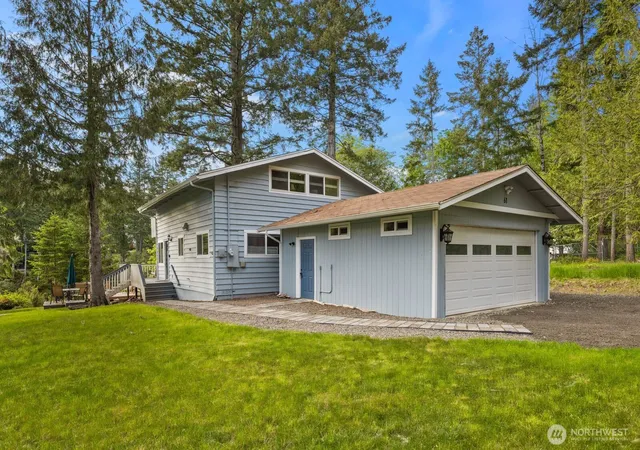 Photo 2 of Sale Pending at 61 E Orchard Beach Dr, Grapeview, WA 98546 | MLS# NWM2562036 | Listing updated on 2026-09-25