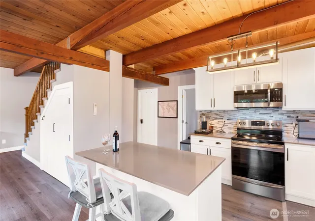 Photo 3 of Sale Pending at 61 E Orchard Beach Dr, Grapeview, WA 98546 | MLS# NWM2562036 | Listing updated on 2026-09-25