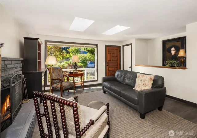 Photo 4 of Single family home for sale at 6416 170th Place SW, Edmonds, WA 98026 | MLS# NWM2562042 | Listing updated on 2026-10-02
