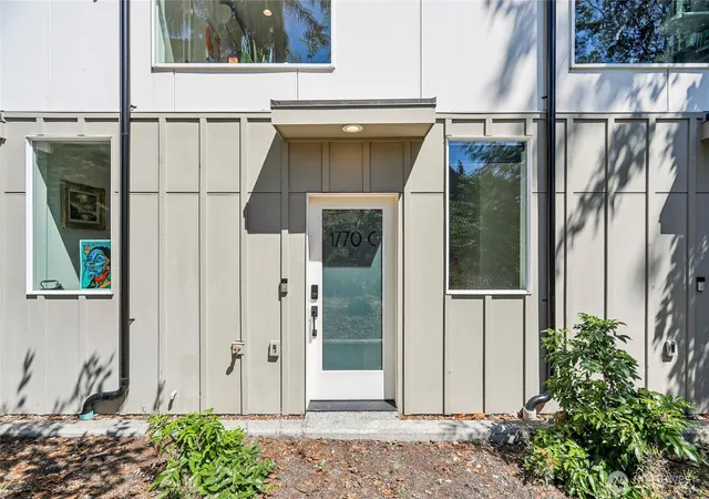Photo 2 of Townhouse for sale at 1770 C 14th Ave S, Seattle, WA 98144 | MLS# NWM2562052 | Listing updated on 2026-09-30