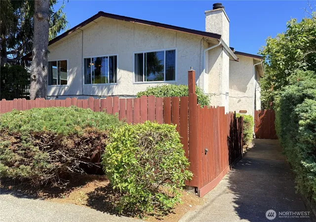 Photo 3 of Sale Pending at 8848 Interlake Ave N, Seattle, WA 98103 | MLS# NWM2562087 | Listing updated on 2026-09-23