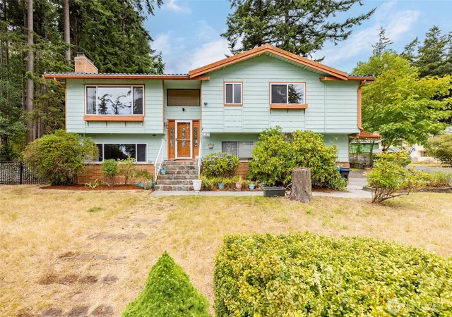 Photo 1 of Single family home for sale at 1127 Sw Fairhaven Dr, Oak Harbor, WA 98277 | MLS# NWM2562101 | Listing updated on 2026-10-03