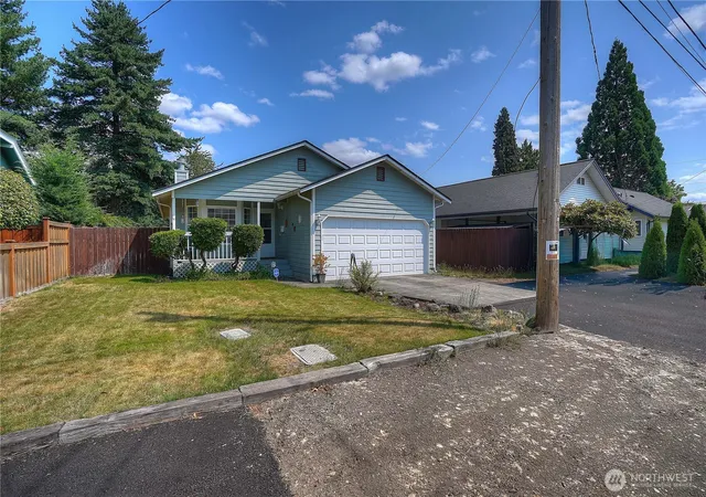 Photo 3 of Single family home for sale at 511 6th Street NW, Puyallup, WA 98371 | MLS# NWM2562106 | Listing updated on 2026-09-23