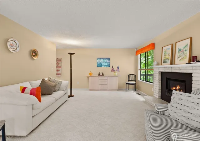 Photo 4 of Single family home for sale at 1111 S 249th Place, Des Moines, WA 98198 | MLS# NWM2562108 | Listing updated on 2026-09-23