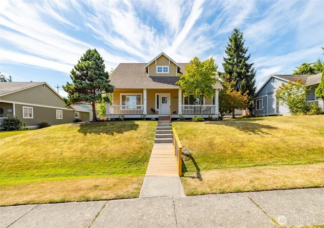 Photo 3 of Single family home for sale at 2209 24th Street, Anacortes, WA 98221 | MLS# NWM2562129 | Listing updated on 2026-09-19