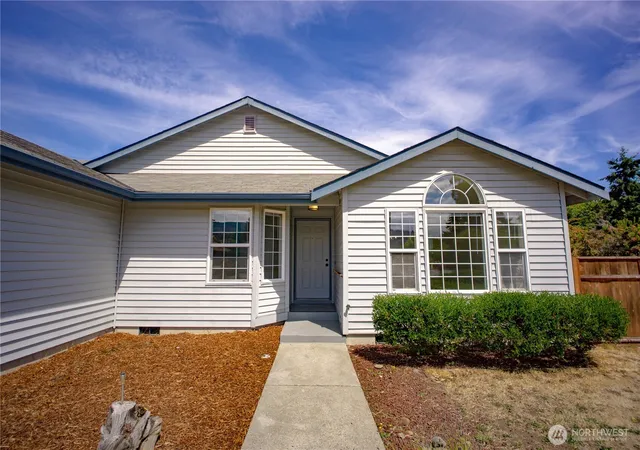 Photo 4 of Sale Pending at 972 E Spruce St, Sequim, WA 98382 | MLS# NWM2562134 | Listing updated on 2026-09-17