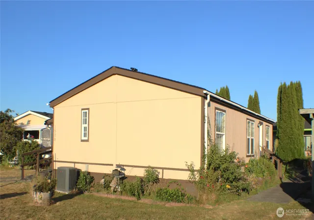Photo 3 of Manufactured home for sale at 1529 Bishop Rd #D, Chehalis, WA 98532 | MLS# NWM2562154 | Listing updated on 2026-09-23