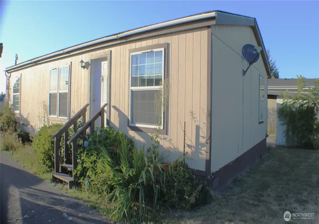 Photo 3 of Manufactured home for sale at 1529 Bishop Rd #D, Chehalis, WA 98532 | MLS# NWM2562154 | Listing updated on 2026-09-23