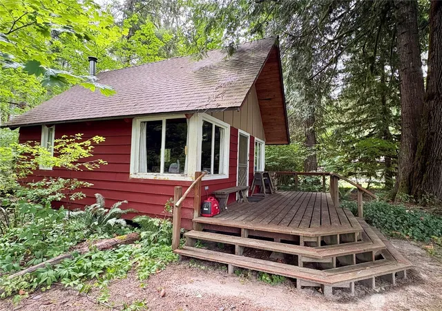 Photo 2 of Single family home for sale at 58633 Floral Ln, Rockport, WA 98283 | MLS# NWM2562163 | Listing updated on 2026-09-23