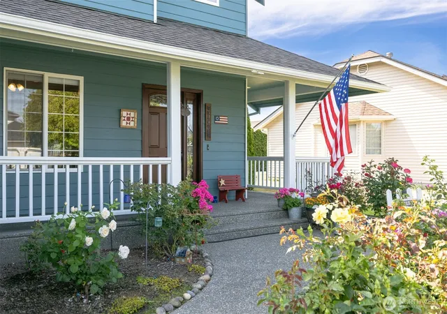 Photo 2 of Single family home for sale at 913 N Pine Ct, Lynden, WA 98264 | MLS# NWM2562180 | Listing updated on 2026-09-23