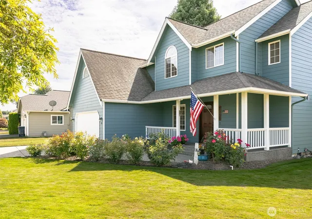 Photo 4 of Single family home for sale at 913 N Pine Ct, Lynden, WA 98264 | MLS# NWM2562180 | Listing updated on 2026-09-23