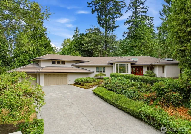 Photo 1 of Single family home for sale at 16102 Se Cougar Mountain Way, Bellevue, WA 98006 | MLS# NWM2562194 | Listing updated on 2026-10-01