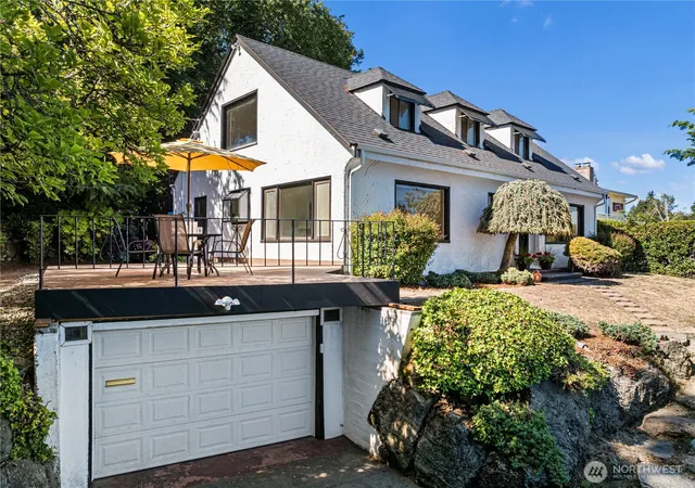 Photo 3 of Single family home for sale at 830 Merrill Pl W, Bremerton, WA 98312 | MLS# NWM2562230 | Listing updated on 2026-10-01