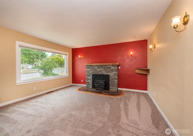 Photo 3 of Single family home for sale at 1316 S Laurel St, Port Angeles, WA 98362 | MLS# NWM2562232 | Listing updated on 2026-09-20