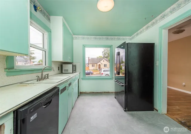 Photo 4 of Single family home for sale at 1316 S Laurel St, Port Angeles, WA 98362 | MLS# NWM2562232 | Listing updated on 2026-09-20