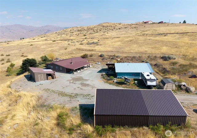 Photo 2 of Manufactured home for sale at 47 Barn Dance Dr, Pateros, WA 98846 | MLS# NWM2562233 | Listing updated on 2026-09-23