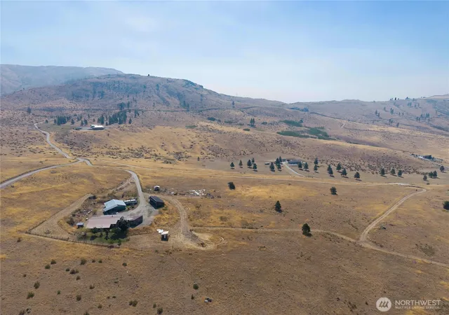 Photo 3 of Manufactured home for sale at 47 Barn Dance Dr, Pateros, WA 98846 | MLS# NWM2562233 | Listing updated on 2026-09-23